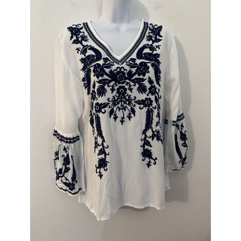 Cute Options Blouse Size L Womens White V-Neck Sleeveless Embroidered Blue Boho